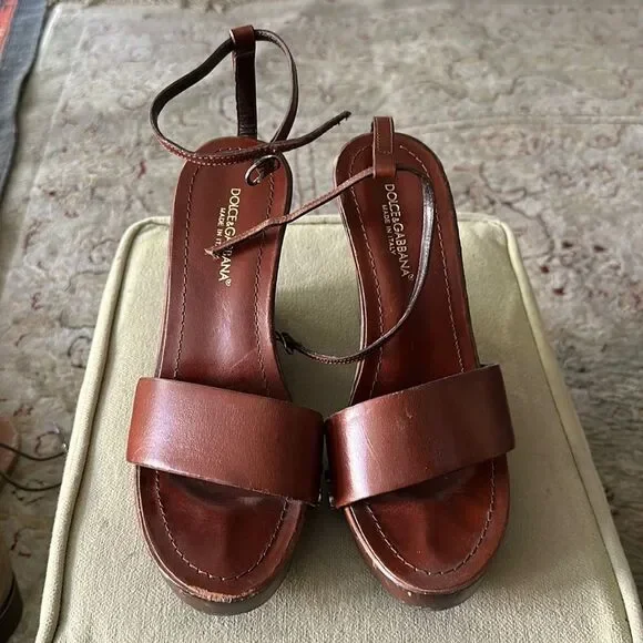 Dolce & Gabbana leather and wood strap wedges. 4” heels. - Picture 3 of 8